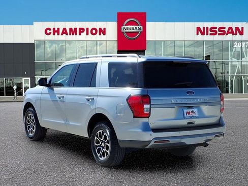 Used 2024 Ford Expedition XLT image 5