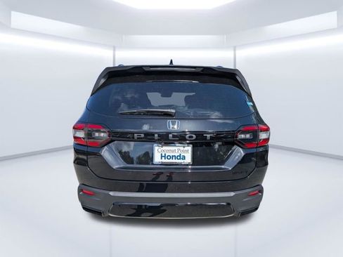 New 2026 Honda Pilot Sport image 5