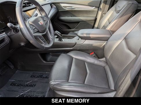 Used 2018 Cadillac XT5 Luxury w/ Driver Awareness Package image 3