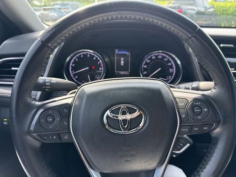 Used 2020 Toyota Camry SE FWD image 12