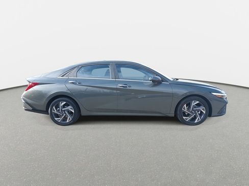 New 2025 Hyundai Elantra SEL w/ Cargo Package image 4
