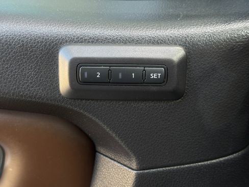 Used 2017 Nissan Titan Platinum Reserve AWD/4WD image 15