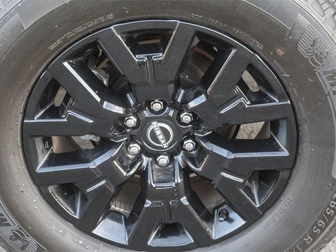 Used 2023 Nissan Frontier SV w/ Midnight Edition Package image 11