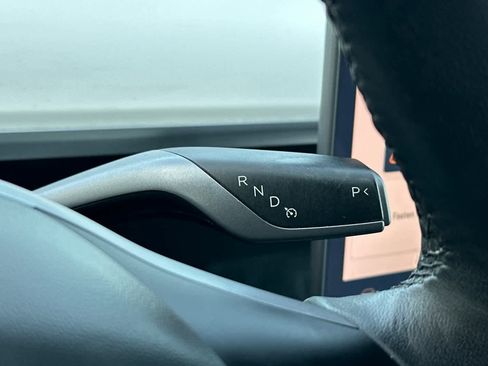 Used 2021 Tesla Model Y Long Range image 24