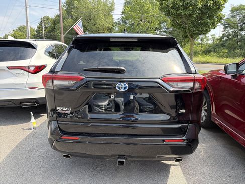Used 2021 Toyota RAV4 SE w/ Weather & Moonroof Package AWD/4WD image 6
