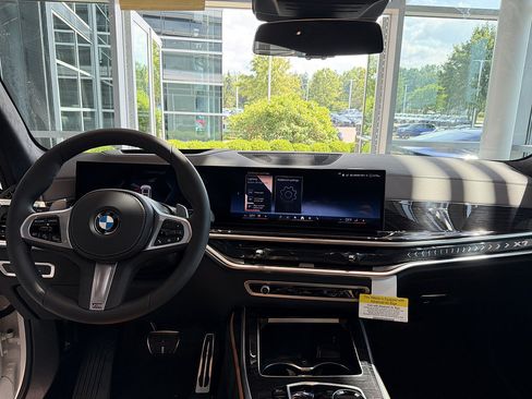 New 2027 BMW X7 xDrive40i w/ M Sport Package AWD/4WD image 16