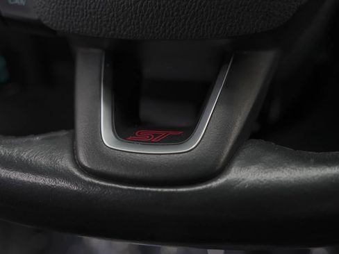 Used 2017 Ford Focus ST image 19