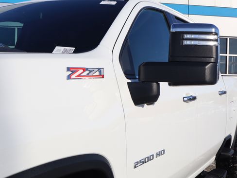Used 2021 Chevrolet Silverado 2500 LTZ w/ LTZ Convenience Package image 12
