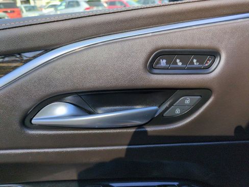 Used 2023 Cadillac Escalade Premium Luxury image 15