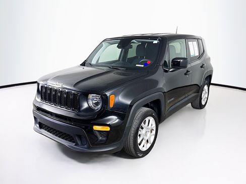 Used 2023 Jeep Renegade Latitude AWD/4WD image 4