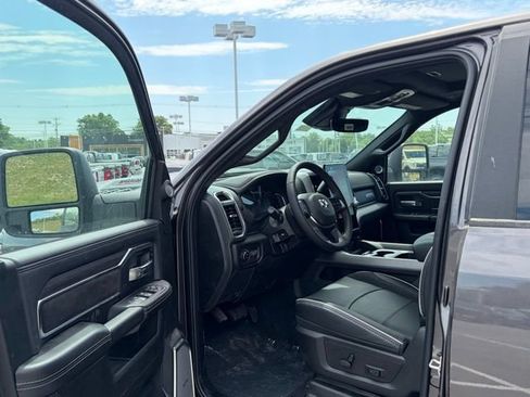 New 2026 RAM 2500 Laramie AWD/4WD image 15