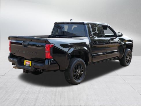 Used 2025 Toyota Tacoma SR5 AWD/4WD image 7