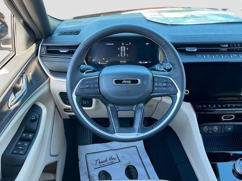 New 2026 Jeep Grand Cherokee Limited image 19