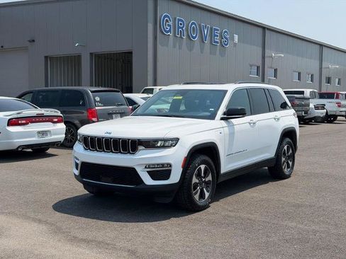 Used 2024 Jeep Grand Cherokee Limited 4xe AWD/4WD image 2