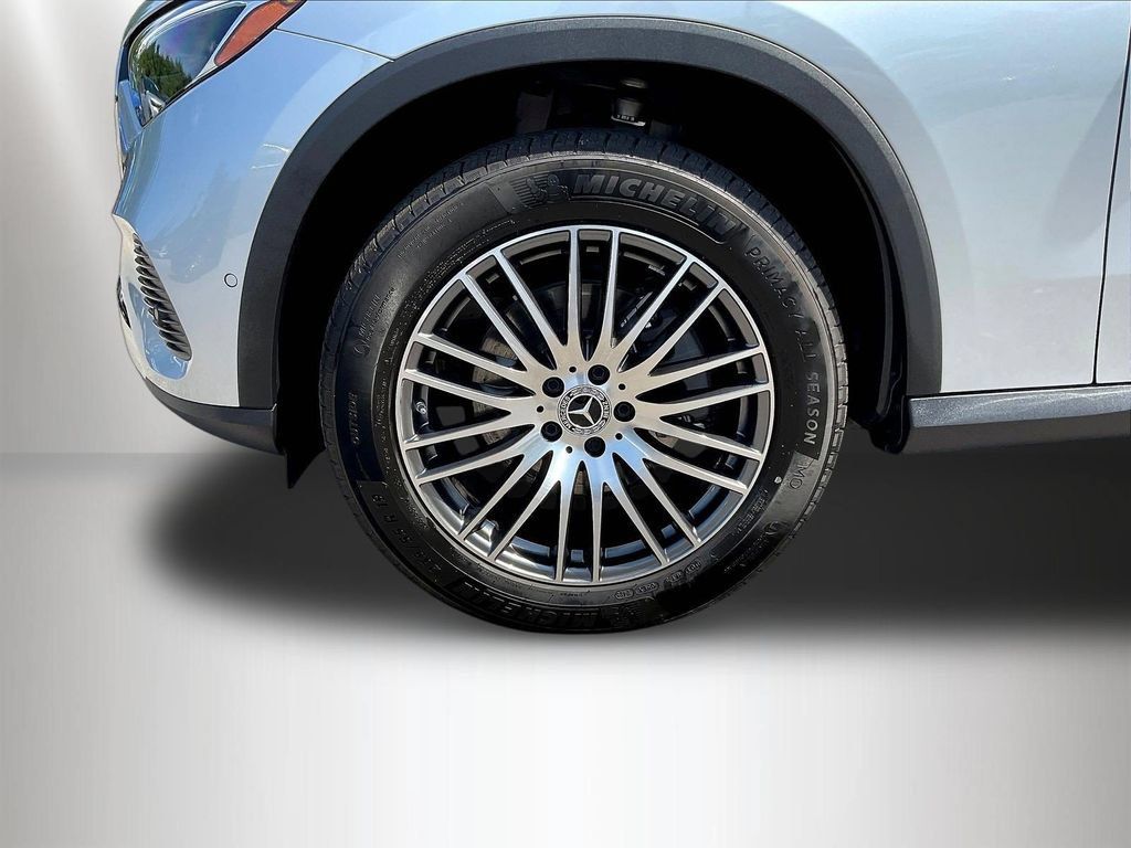 Used 2026 Mercedes-Benz GLC 300 image 33