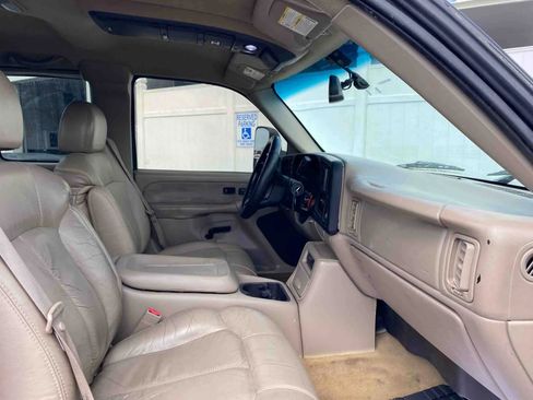 Used 2001 Chevrolet Silverado 2500 LT w/ Snow Plow Prep Pkg image 24