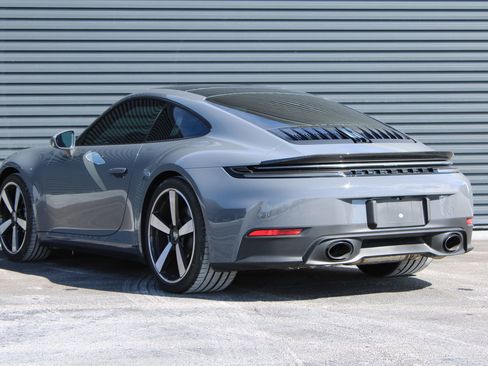 Used 2025 Porsche 911 Carrera image 3