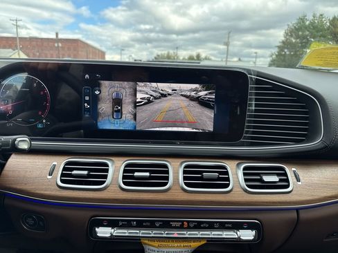 New 2026 Mercedes-Benz GLS 450 4MATIC image 32