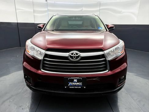 Used 2015 Toyota Highlander XLE AWD/4WD image 2