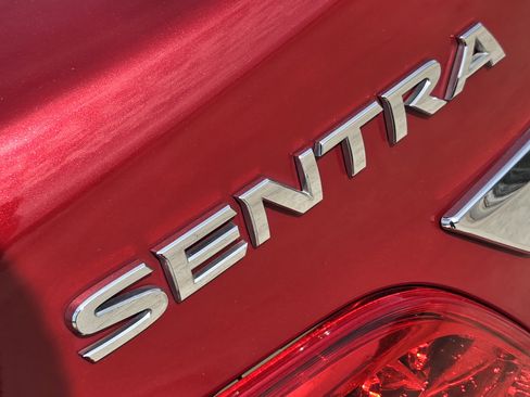 Used 2013 Nissan Sentra SV w/ Driver Pkg image 18