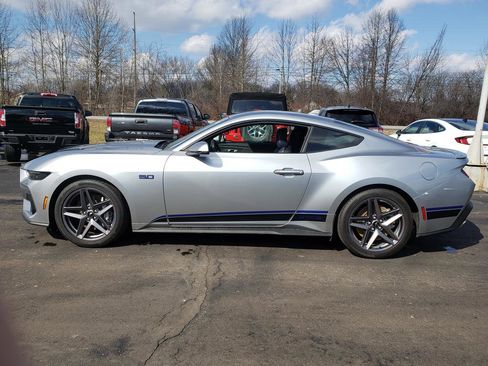 Used 2024 Ford Mustang GT Premium image 8