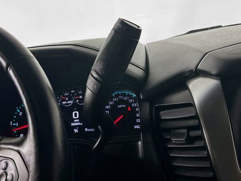 Used 2019 Chevrolet Suburban Premier image 16
