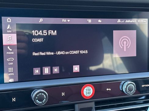 Used 2025 Porsche Macan image 23