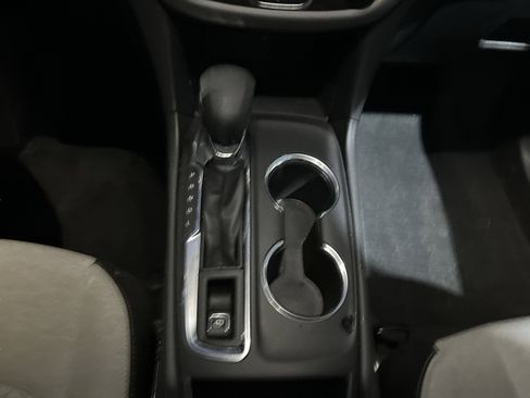 Used 2023 Chevrolet Equinox LT image 41