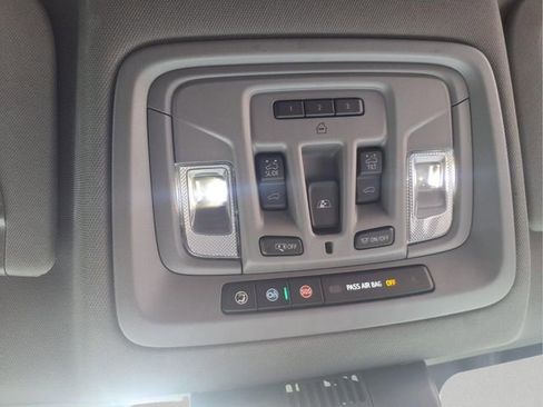 Used 2023 Chevrolet Silverado 1500 LTZ AWD/4WD image 24