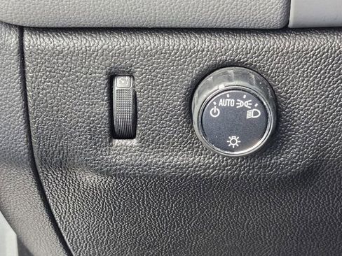 Used 2020 Chevrolet Colorado W/T w/ Custom Special Edition RWD image 27