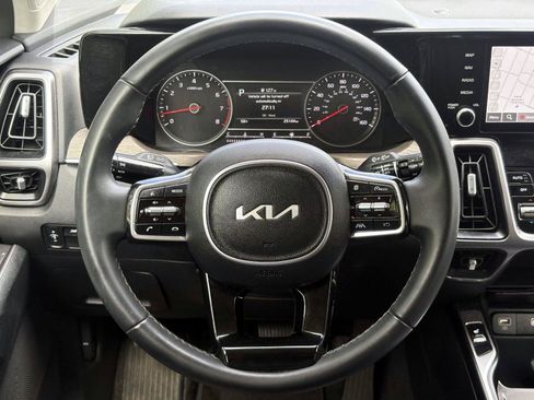 Certified 2023 Kia Sorento S w/ Panoramic Sunroof Package AWD/4WD image 15