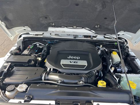 Used 2015 Jeep Wrangler Unlimited Sahara w/ Connectivity Group image 35