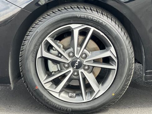 Used 2023 Kia Forte LXS image 28