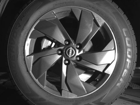 Used 2025 Nissan Rogue SV image 12