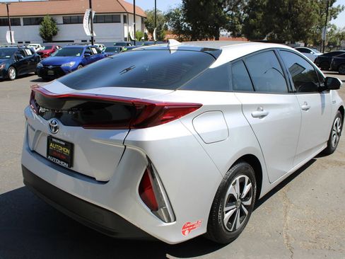 Used 2018 Toyota Prius Prime Premium FWD image 38