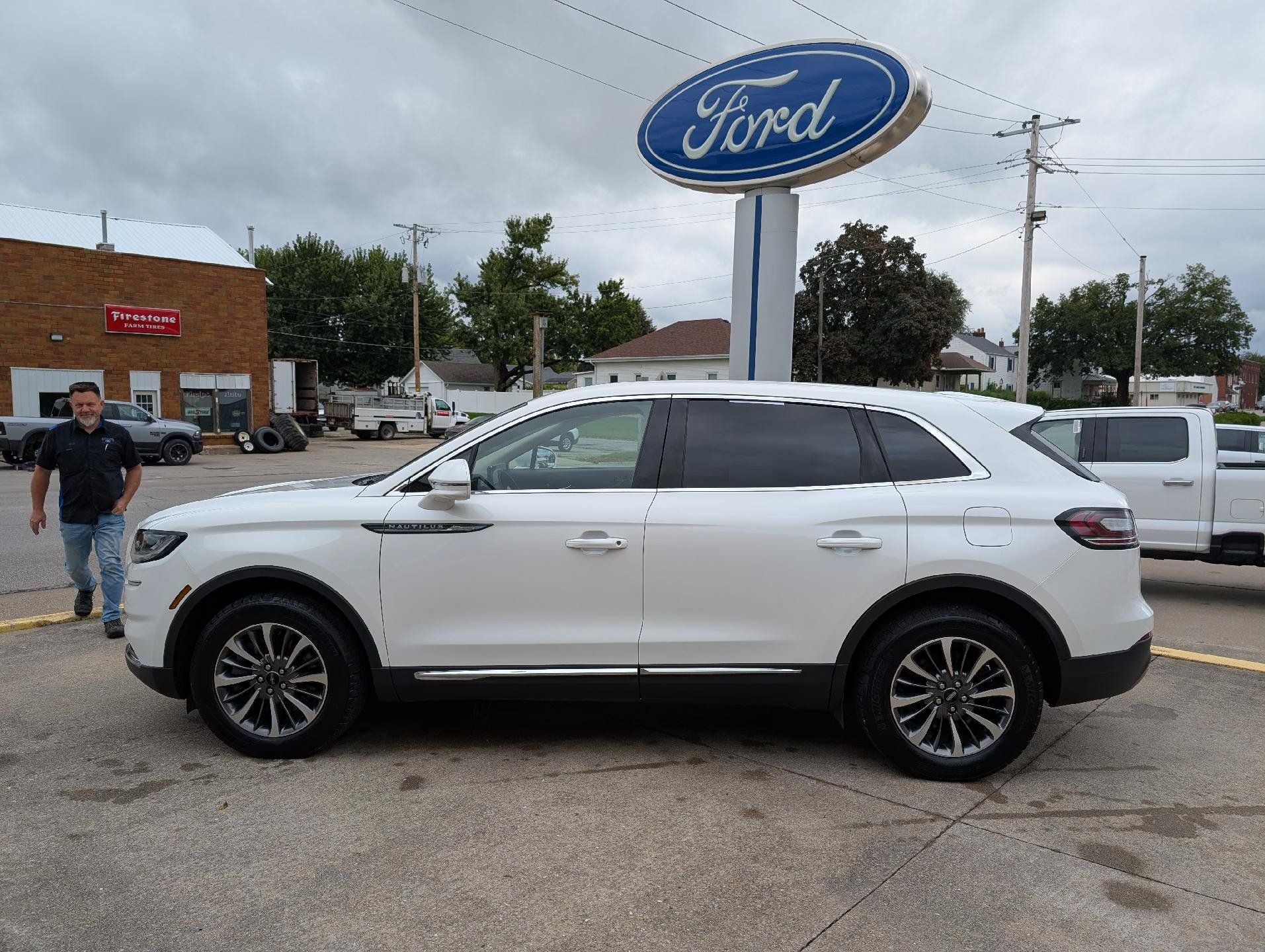 Used 2023 Lincoln Nautilus AWD w/ Premium Package image 1