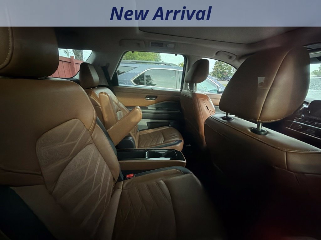 Used 2023 Nissan Pathfinder Platinum AWD/4WD image 7