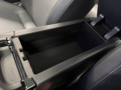 Certified 2024 Toyota Prius XLE image 30