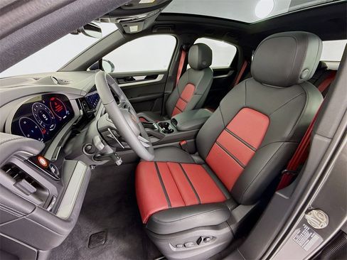 New 2026 Porsche Cayenne S image 5