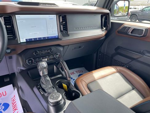 Used 2024 Ford Bronco Outer Banks AWD/4WD image 21