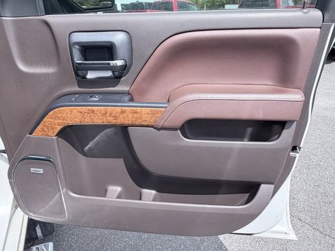 Used 2015 Chevrolet Silverado 1500 High Country w/ High Country Premium Package image 29