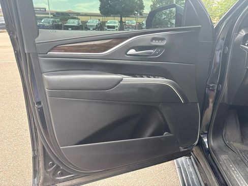 Used 2024 Cadillac Escalade Sport Platinum w/ LPO, ONYX Package AWD/4WD image 9