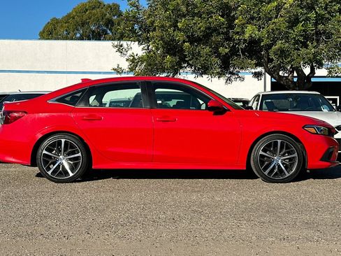 Used 2023 Honda Civic Touring image 3