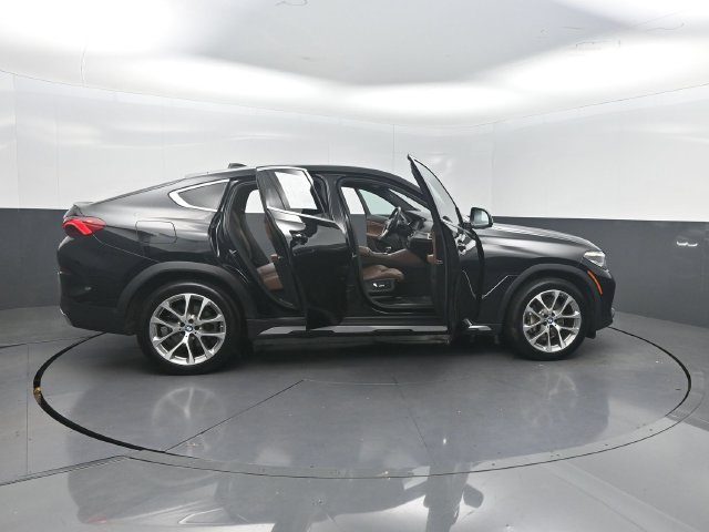 Used 2023 BMW X6 xDrive40i w/ Premium Package AWD/4WD image 30