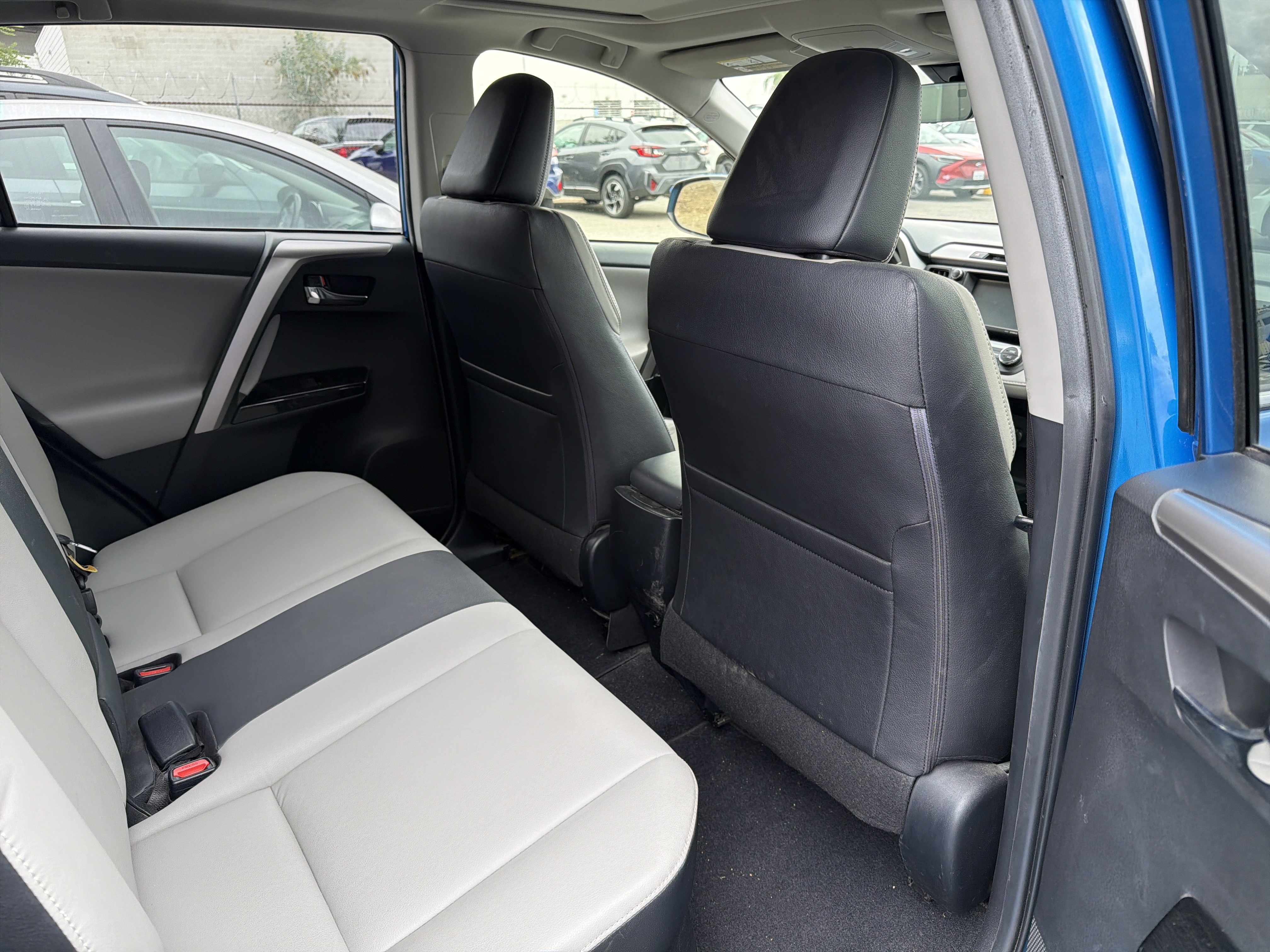 Used 2017 Toyota RAV4 Limited w/ Advanced Technology Package AWD/4WD image 4