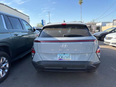 Used 2025 Hyundai Kona SEL FWD image 8