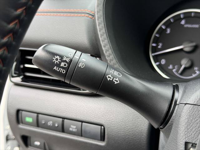 Used 2023 Nissan Sentra SR w/ Electronics Package FWD image 24