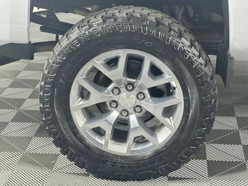 Used 2016 Chevrolet Silverado 1500 LTZ Z71 w/ LTZ Plus Package image 19