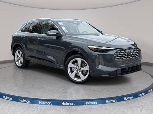 Certified 2025 Audi Q5 Premium Plus w/ Premium Plus image 1