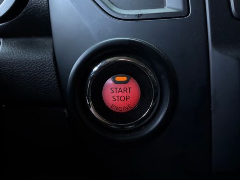 Used 2023 Nissan Titan SV w/ SV Convenience Package RWD image 29